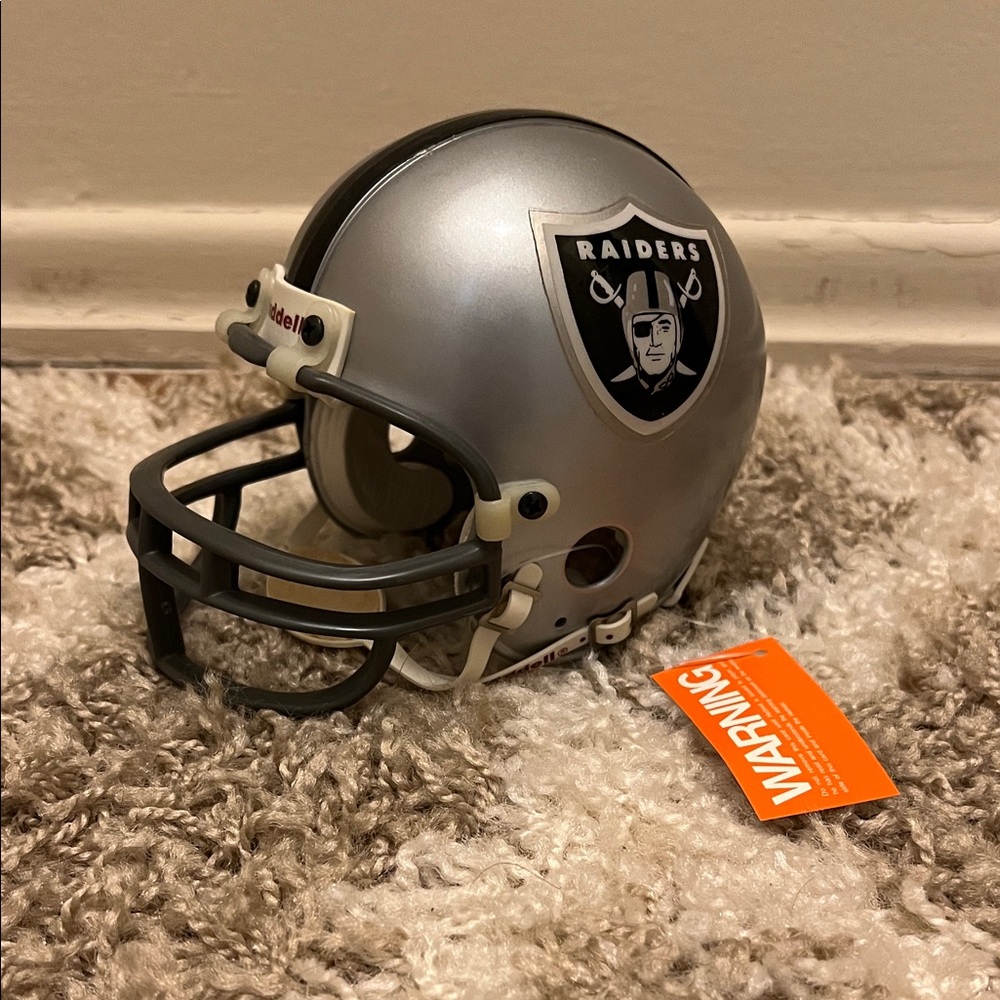 Riddell Las Vegas Raiders Mini Helmet